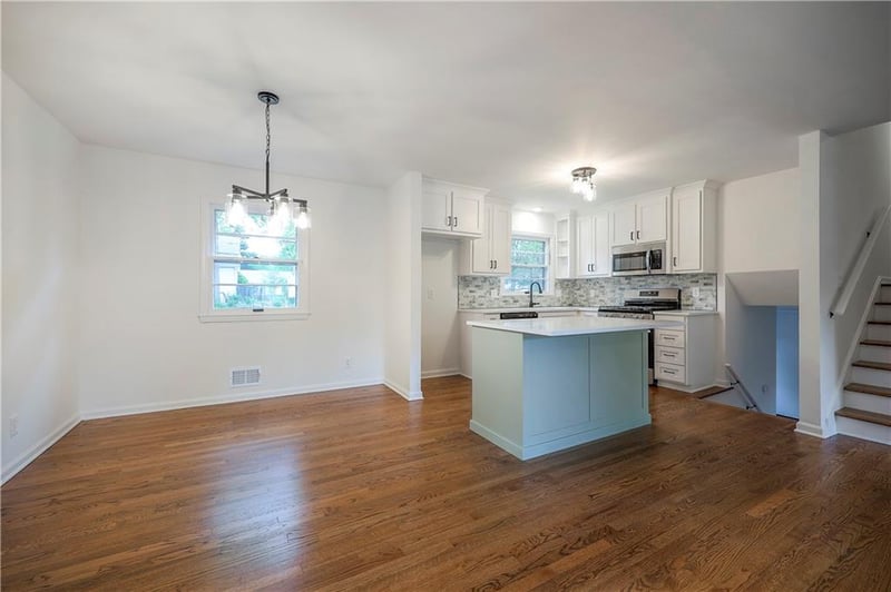 7622 W 97th Ter, Overland Park, KS 66212