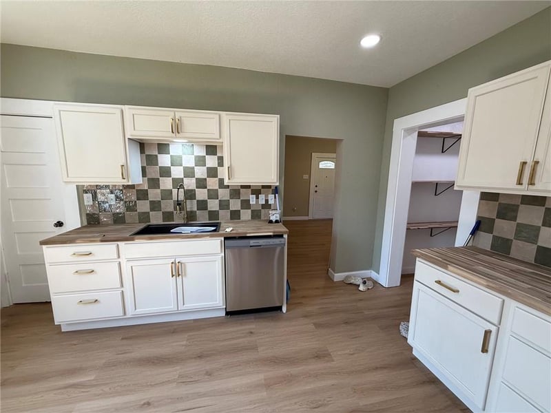 6309 S 3rd St, St Joseph, MO 64504