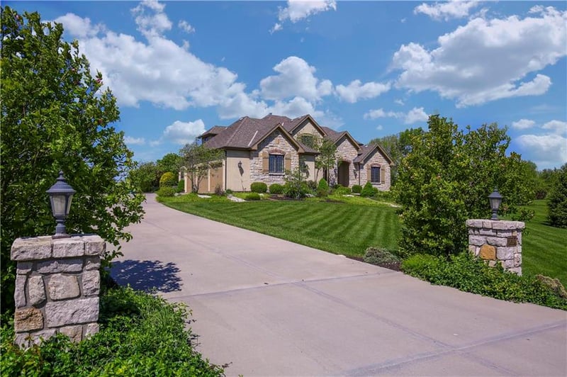 18164 Goddard St, Overland Park, KS 66013