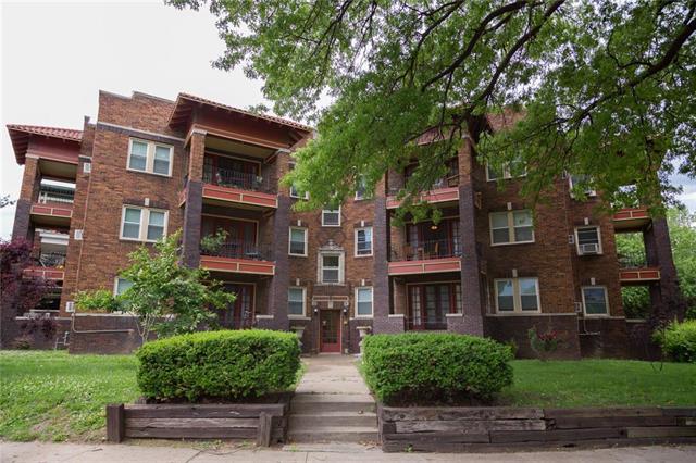 2732 Charlotte St, Kansas City, MO 64109