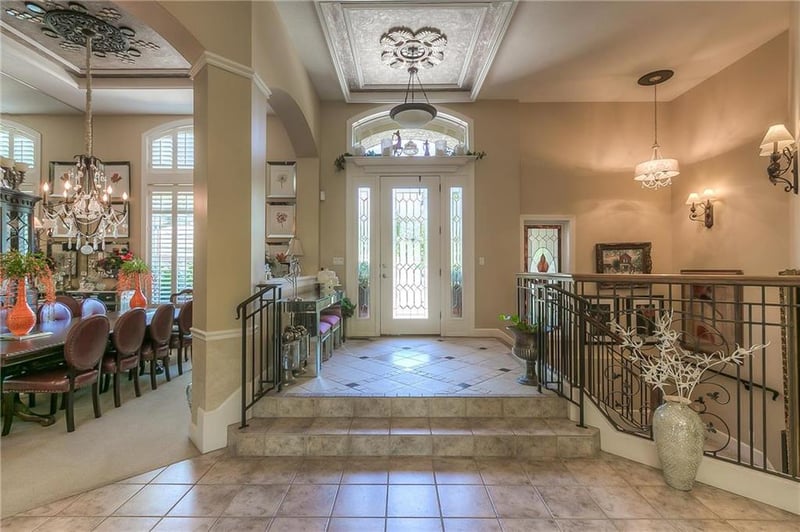 10534 Riggs St, Overland Park, KS 66212