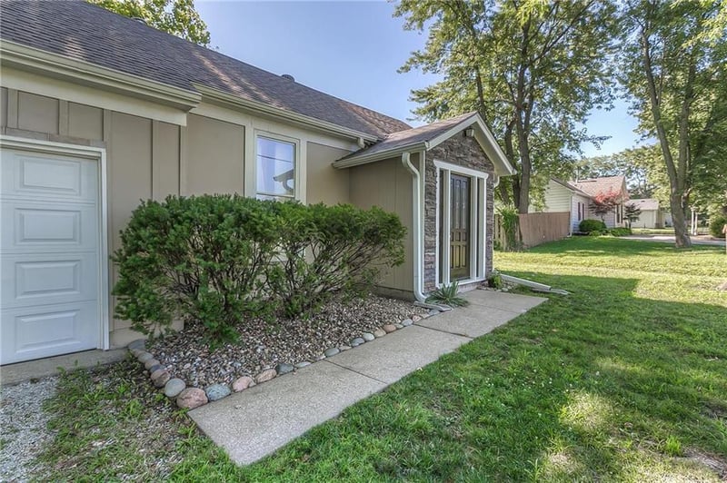 15375 Quivira Rd, Overland Park, KS 66221