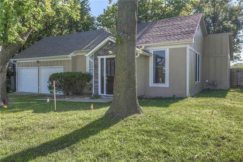 15375 Quivira Rd, Overland Park, KS 66221