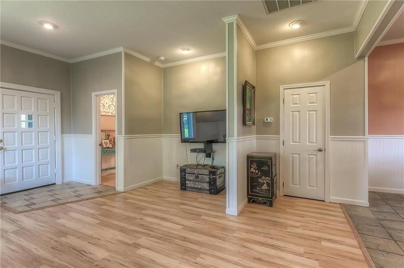 15375 Quivira Rd, Overland Park, KS 66221