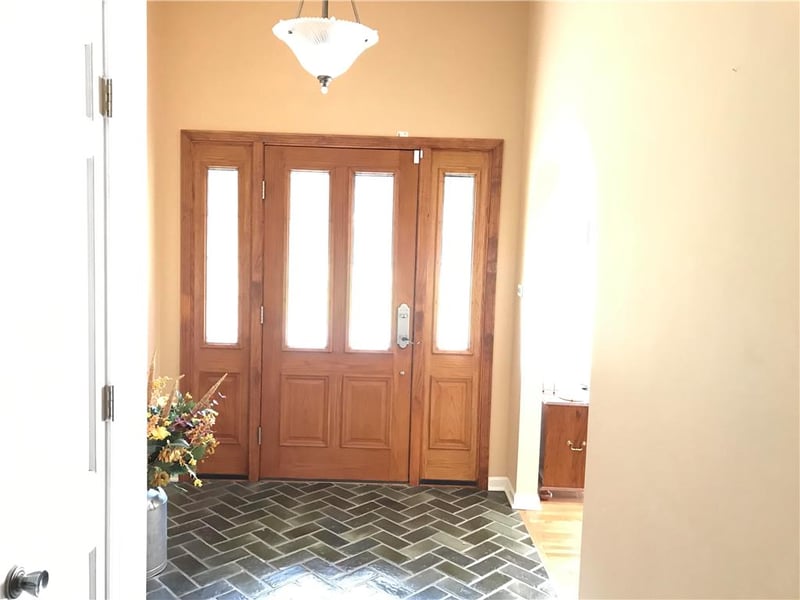 6640 Lee's Summit Rd, Kansas City, MO 64136