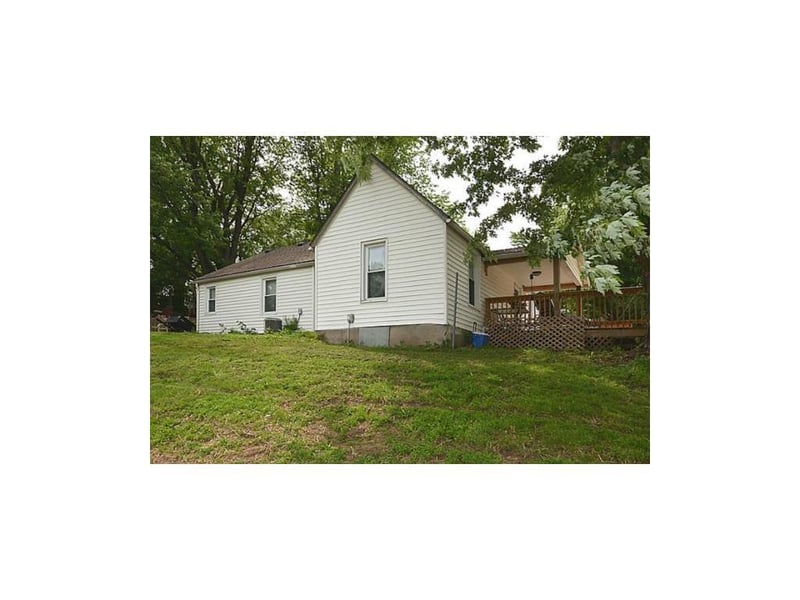 115 W First St, Farley, MO 64028