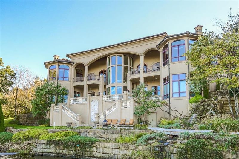 142 South Shore Dr, Lake Winnebago, MO 64034
