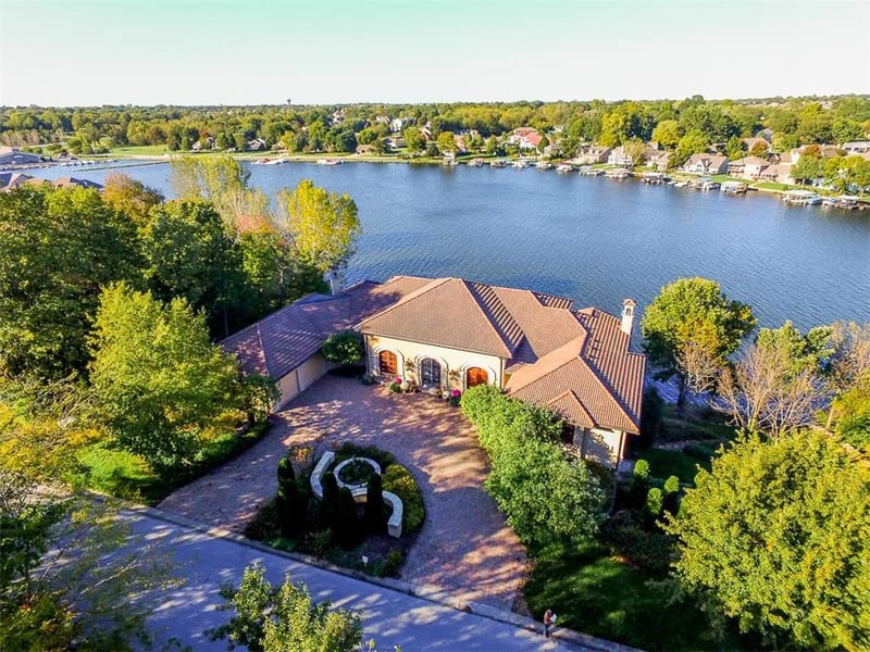 142 South Shore Dr, Lake Winnebago, MO 64034