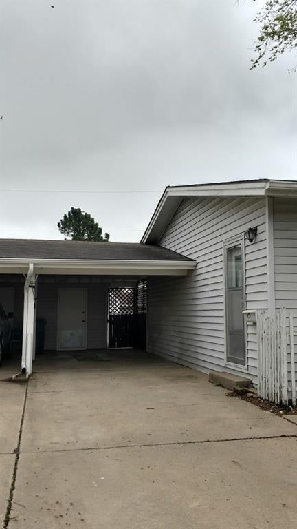 6718 SW Fairdale Dr, Topeka, KS 66619