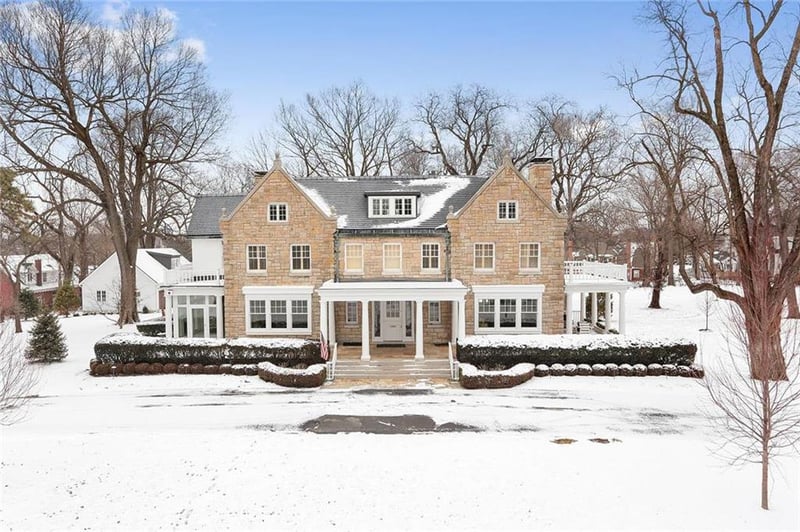 800 W 52nd St, Kansas City, MO 64112
