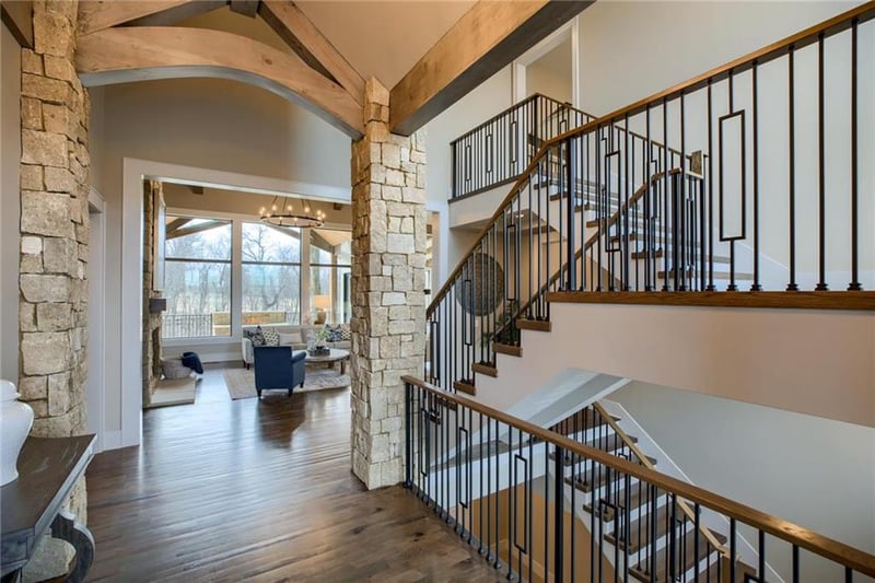 2825 W 176th St, Overland Park, KS 66085