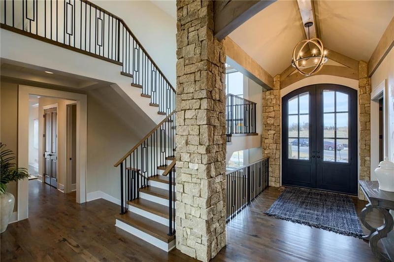2825 W 176th St, Overland Park, KS 66085