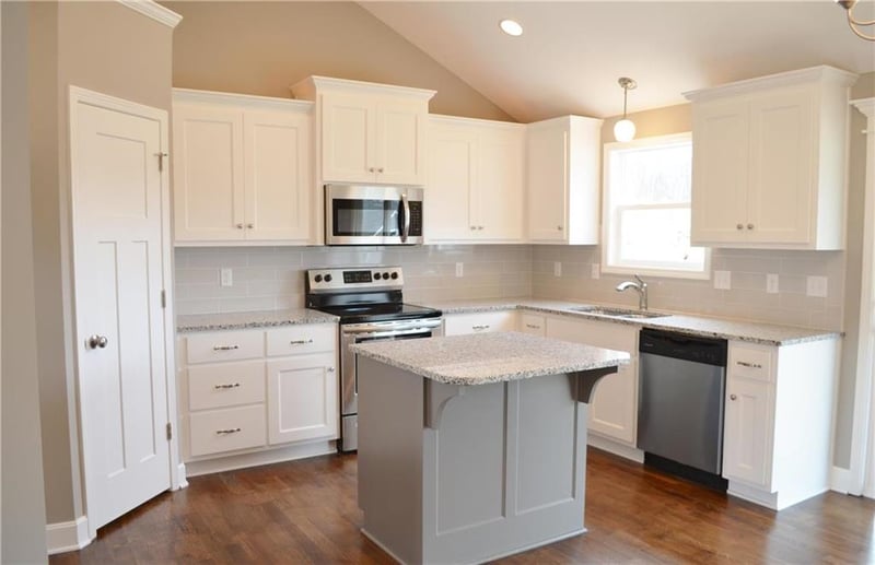 3200 NW 50th Ter, Riverside, MO 64151
