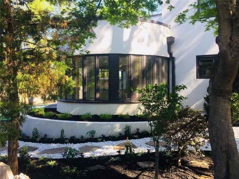 5044 Summit St, Kansas City, MO 64112