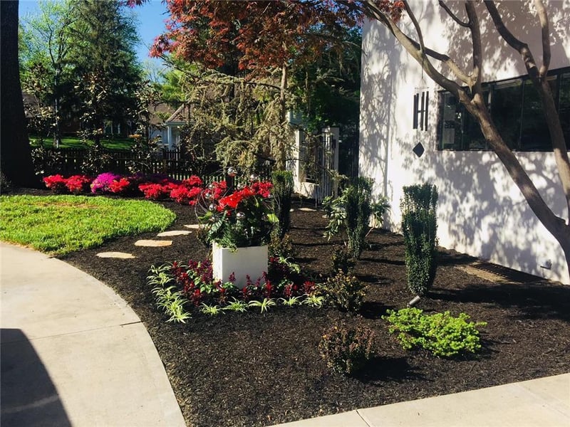 5044 Summit St, Kansas City, MO 64112