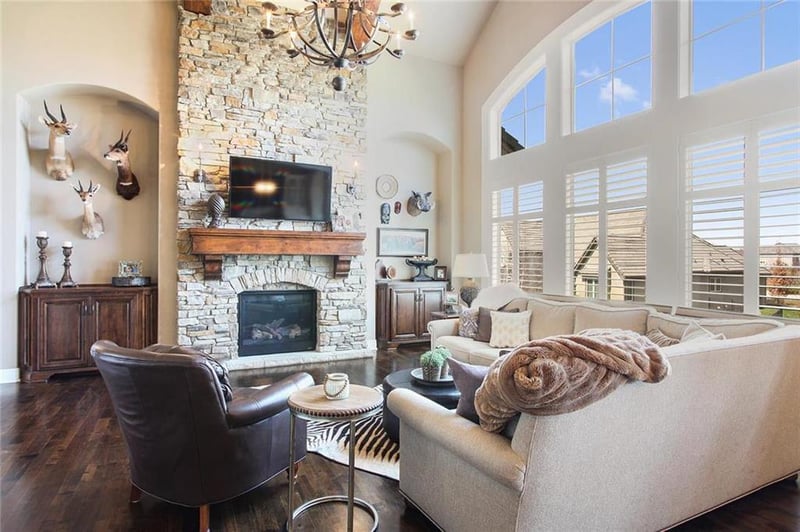 11600 W 164th Pl, Overland Park, KS 66062