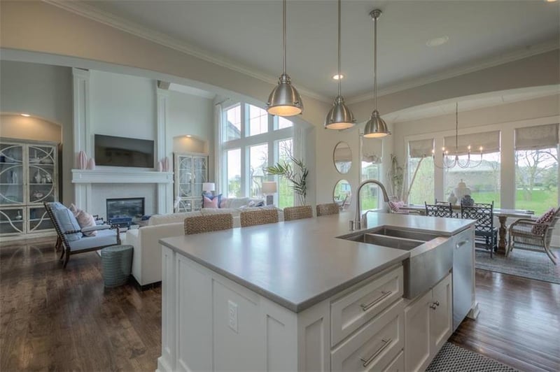 11410 W 164th Ter, Overland Park, KS 66062