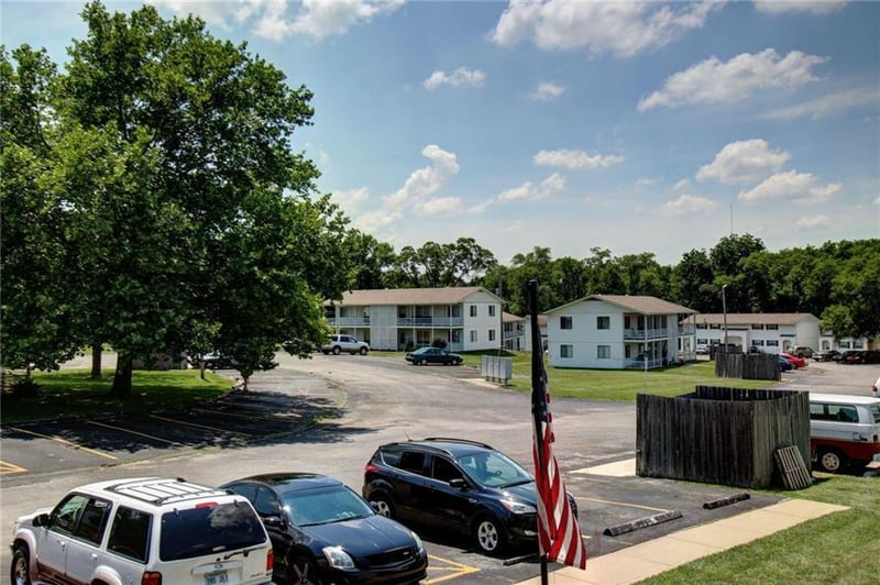 8262 Monroe Dr, Kansas City, KS 66112