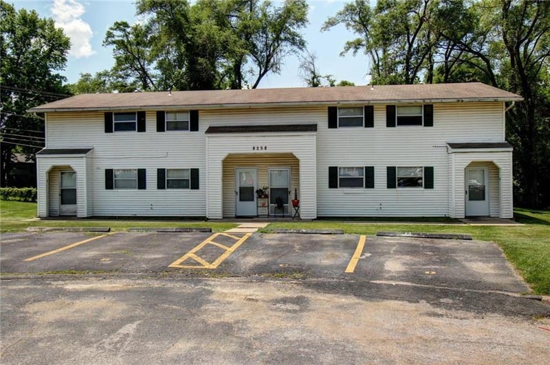 8262 Monroe Dr, Kansas City, KS 66112