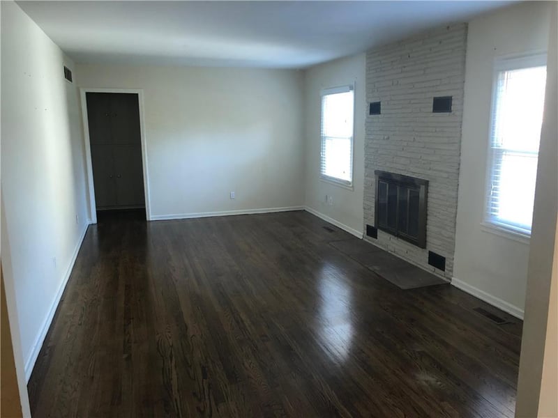 6001 NW Hilltop Rd, Platte Woods, MO 64151