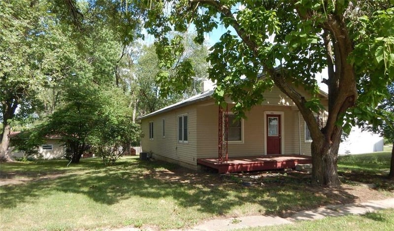 306 Main St, Clarksdale, MO 64430