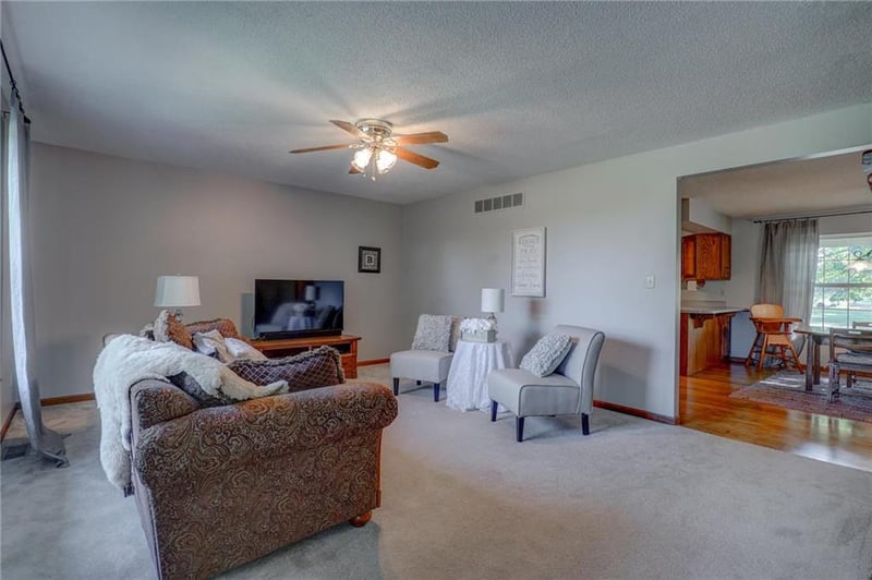 13445 NW Skyview Ave, Kansas City, MO 64164