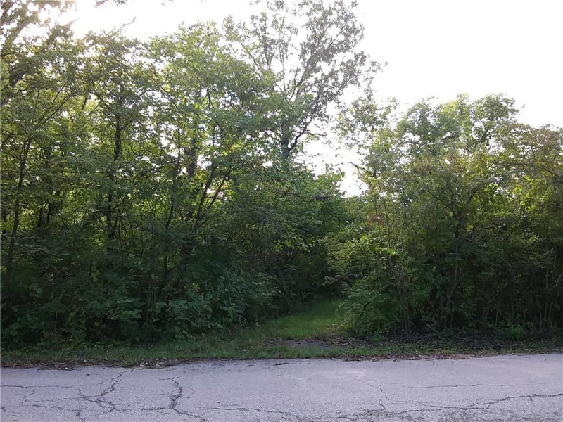 1430 N Allen Rd, Sugar Creek, MO 64050