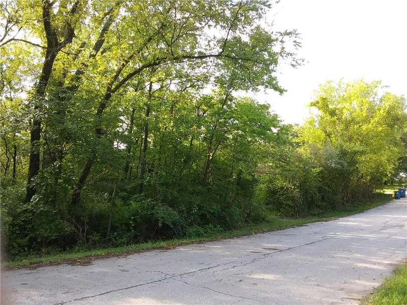 1430 N Allen Rd, Sugar Creek, MO 64050