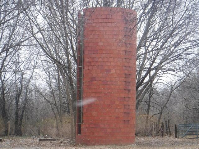 5021 SE 29th St, Tecumseh, KS 66542