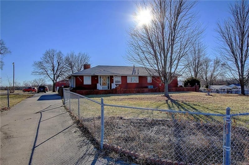 9307 E 147th St, Kansas City, MO 64149