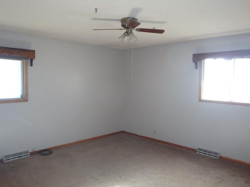 601 W 4th St, Milan, MO 63556