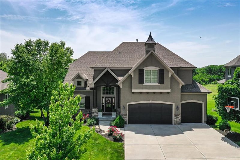 16612 Lucille St, Overland Park, KS 66211