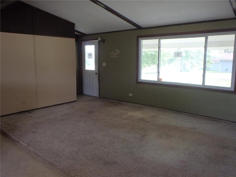 905 E Ash St, Marceline, MO 64658