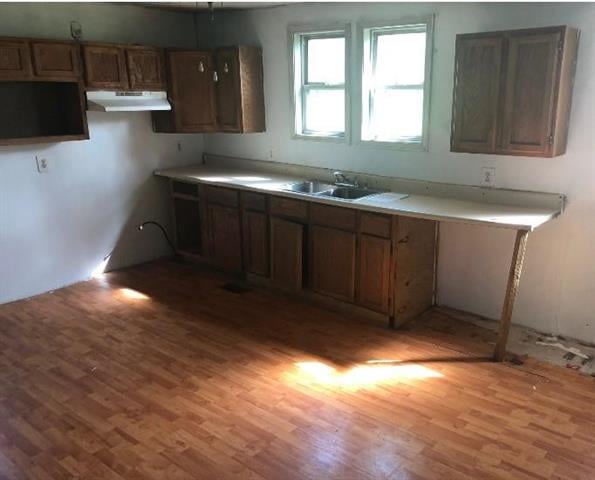 100 Main St, Camden, MO 64017
