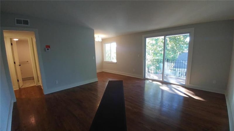 4424 Pennsylvania Ave, Kansas City, MO 64111
