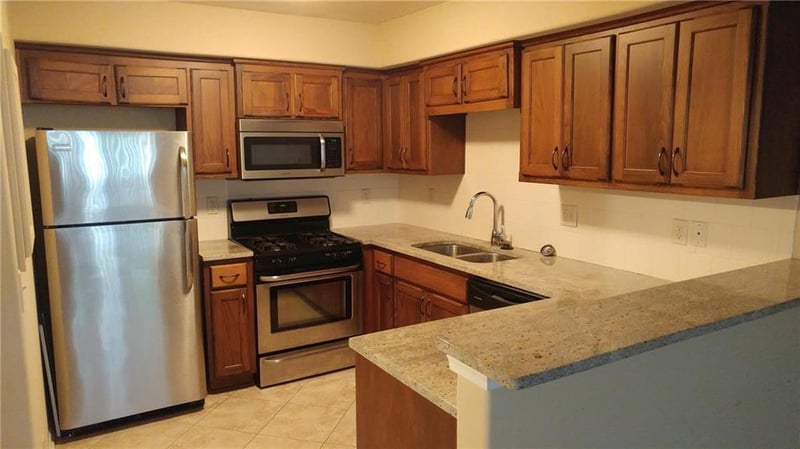 4416 Summit St, Kansas City, MO 64111