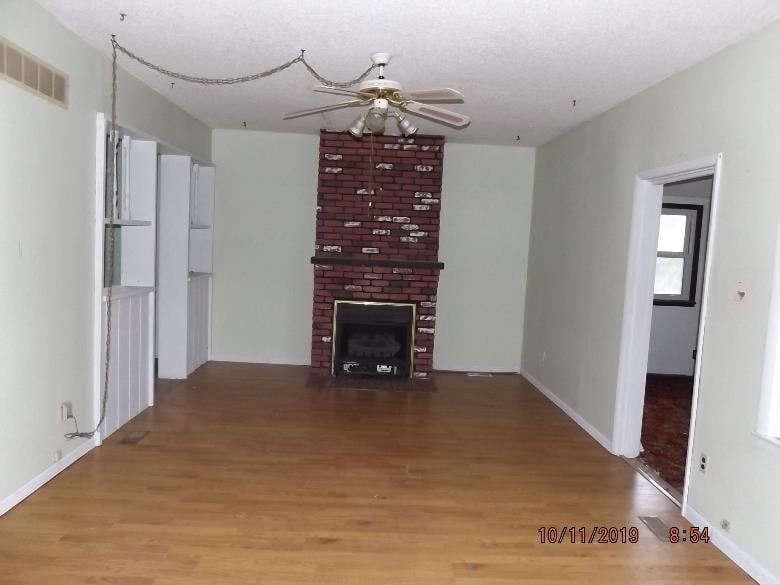 785 E Front St, Kidder, MO 64649