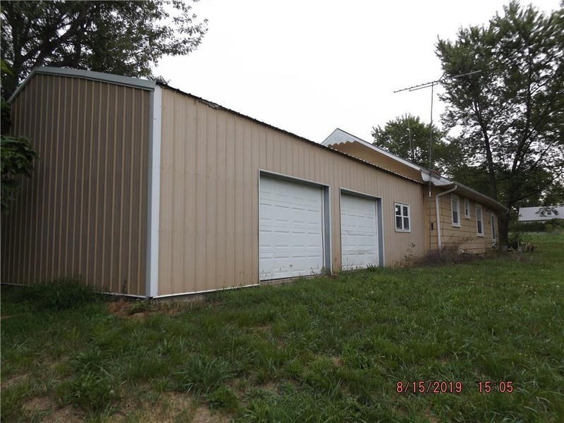 785 E Front St, Kidder, MO 64649