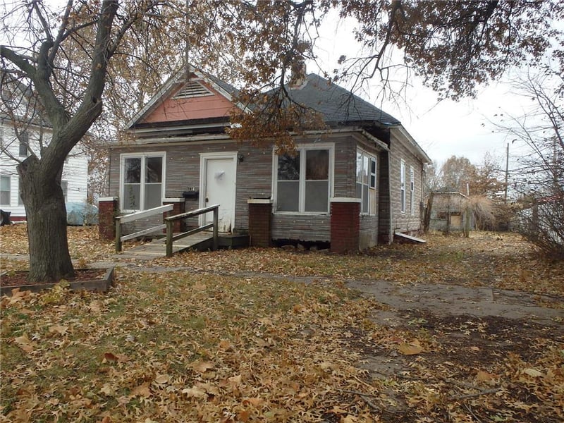 114 E Lake St, Marceline, MO 64658