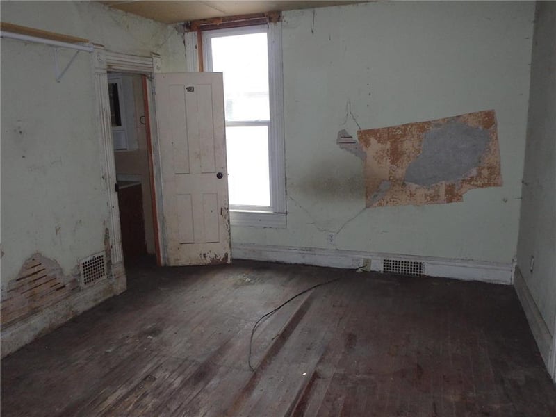 114 E Lake St, Marceline, MO 64658