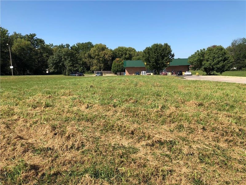 222 Madison St, Raymore, MO 64083