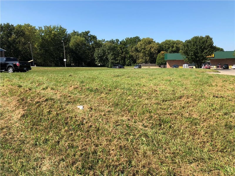 222 Madison St, Raymore, MO 64083