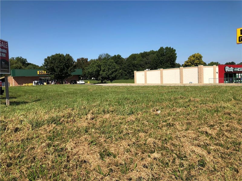 222 Madison St, Raymore, MO 64083