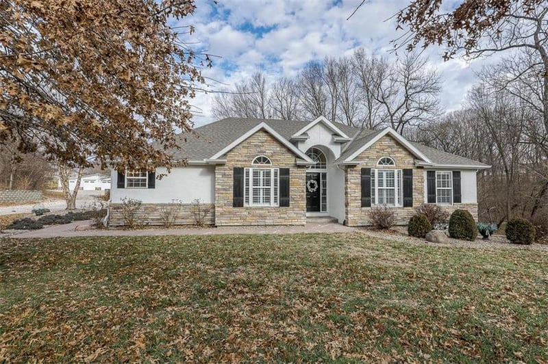 9630 NW Baker Rd, Kansas City, MO 64153