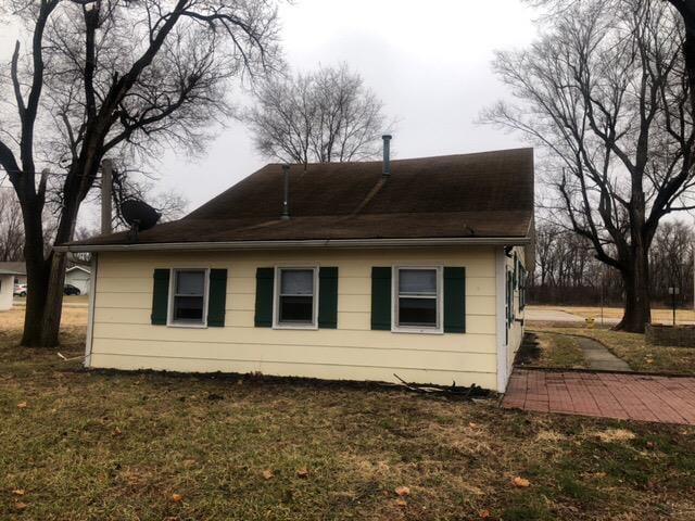 1011 Vermont St, Elwood, KS 66024