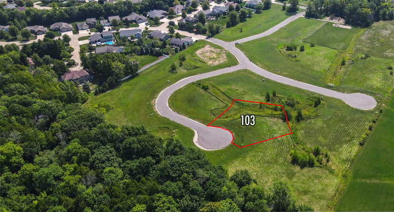 Madi Ct #103, Menasha, WI 54952