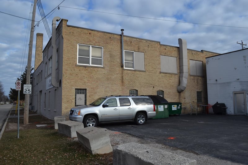 714 Division St, Oshkosh, WI 54901-4406