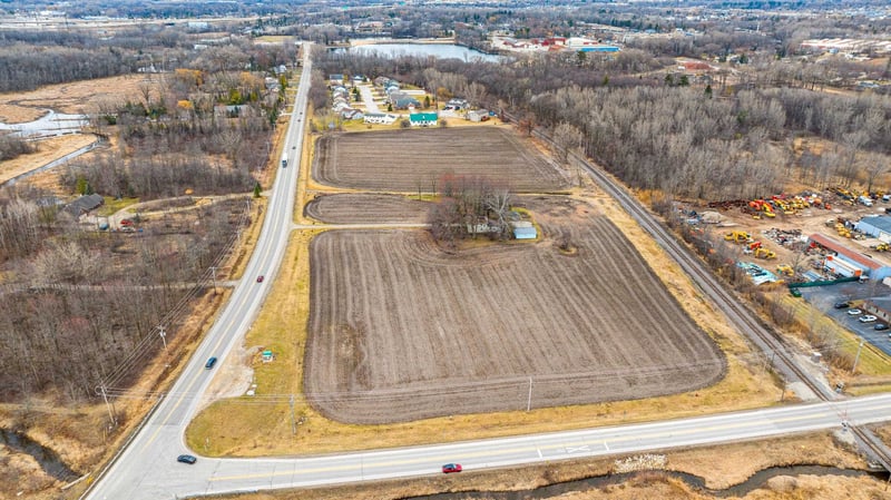 1141 Lakeview Dr, Green Bay, WI 54313-8821