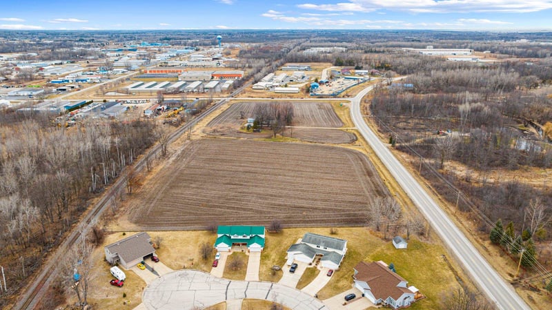 1141 Lakeview Dr, Green Bay, WI 54313-8821