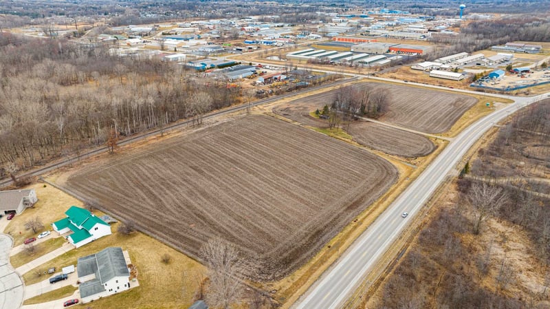 1141 Lakeview Dr, Green Bay, WI 54313-8821